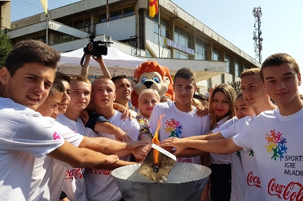 Sportske igre mladih oduševile mališane Kuršumliji i Vranju